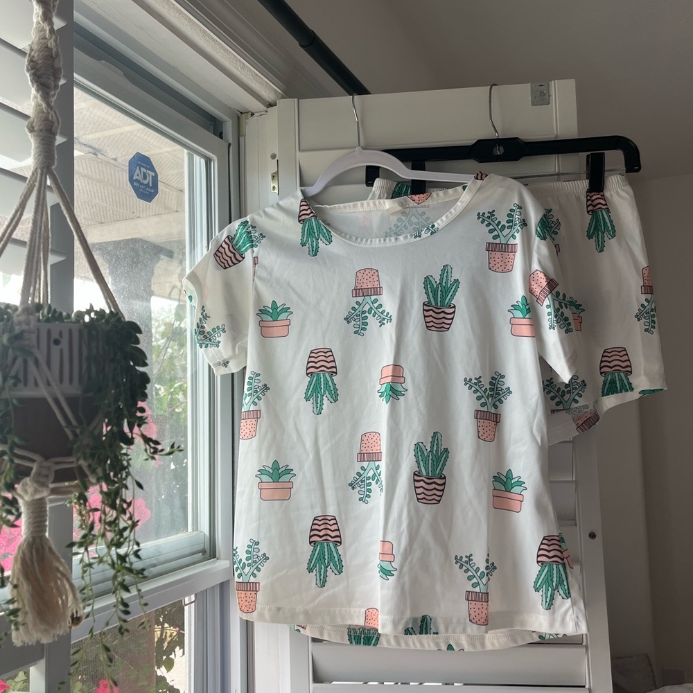 Cute plants printed pajama set